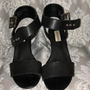 Steve Madden Black Buckled Heel